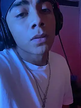 SkinnyHot444 online show from 12.15.24