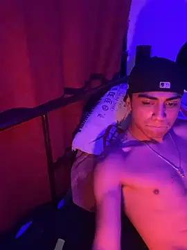 SkinnyHot444 online show from 01.15.25