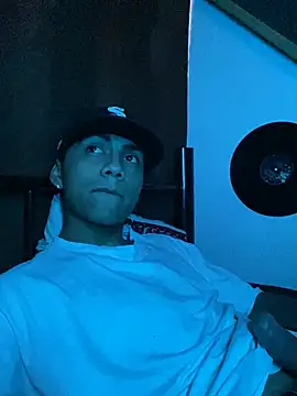 SkinnyHot444 online show from 01.23.25