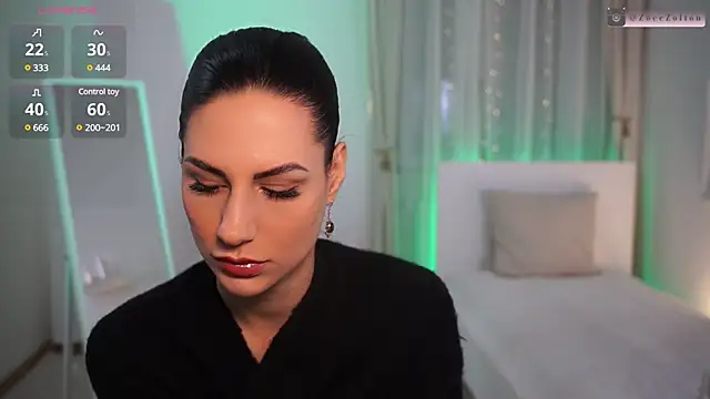 Snapshot of ZoeeZolton chatting on 12.16.24 ZoeeZolton online show from 12.16.24