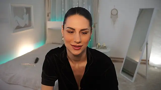 Snapshot of ZoeeZolton chatting on 01.01.25 ZoeeZolton online show from 01.01.25