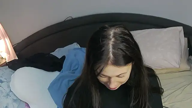 Mia Lovi online show from 03.16.26