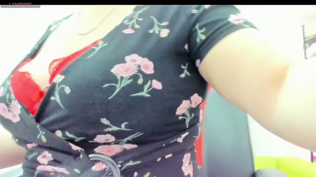 Snapshot of Dolorys chatting on 12.29.24 Dolorys online show from 12.29.24