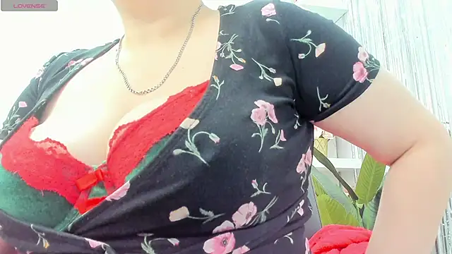 Snapshot of Dolorys chatting on 03.02.25 Dolorys online show from 03.02.25