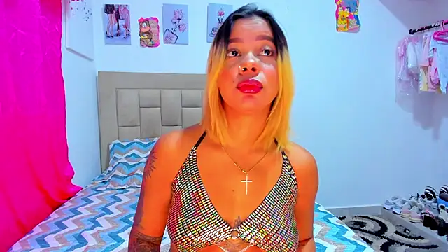 Snapshot of Miranda-brow chatting on 01.12.25 Miranda-brow online show from 01.12.25