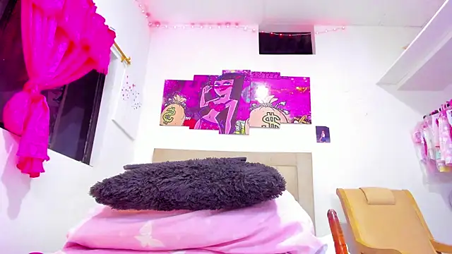 Snapshot of Miranda-brow chatting on 02.08.25 Miranda-brow online show from 02.08.25