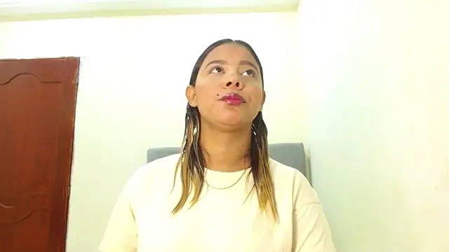 Snapshot of Miranda-brow chatting on 09.09.25 Miranda-brow online show from 09.09.25