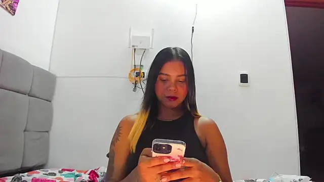 Snapshot of Miranda-brow chatting on 11.09.25 Miranda-brow online show from 11.09.25