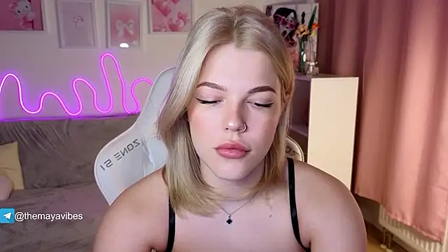 Snapshot of Maya_Rave chatting on 02.05.26 Maya Rave online show from 02.05.26