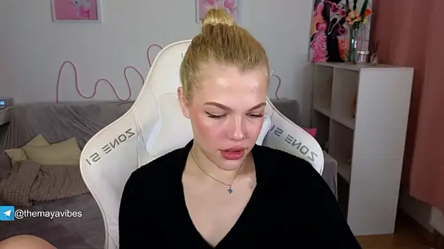 Snapshot of Maya_Rave chatting on 03.06.26 Maya Rave online show from 03.06.26