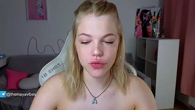 Snapshot of Maya_Rave chatting on 03.17.26 Maya Rave online show from 03.17.26