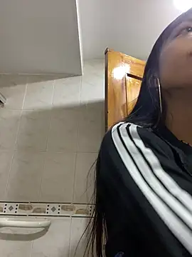 bonnie 18x online show from 02.18.25