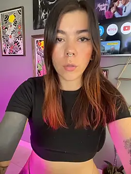 Snapshot of luccianagreyy chatting on 11.10.25 luccianagreyy online show from 11.10.25