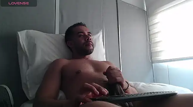 Snapshot of FaustoCock chatting on 01.24.25 FaustoCock online show from 01.24.25