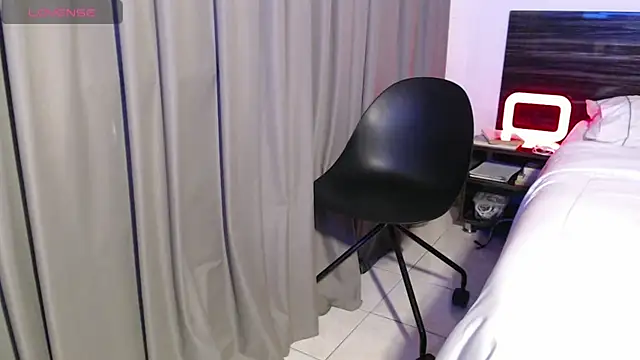 Snapshot of FaustoCock chatting on 11.30.25 FaustoCock online show from 11.30.25