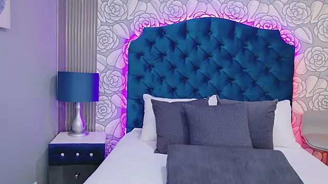 HazelMoret online show from 02.17.26