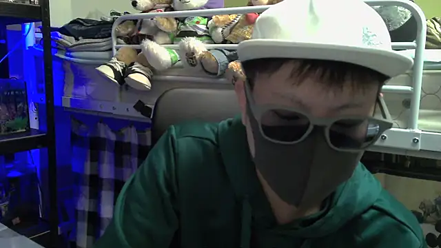 Snapshot of Owl1216 chatting on 12.10.24 Owl1216 online show from 12.10.24