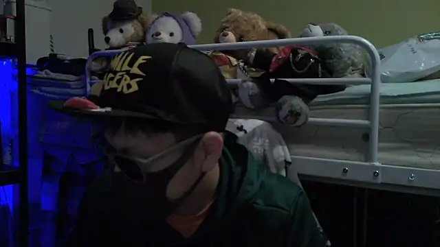 Snapshot of Owl1216 chatting on 01.03.25 Owl1216 online show from 01.03.25