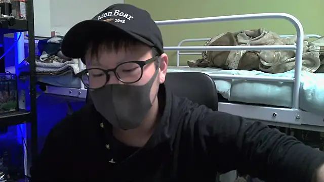 Snapshot of Owl1216 chatting on 02.17.25 Owl1216 online show from 02.17.25