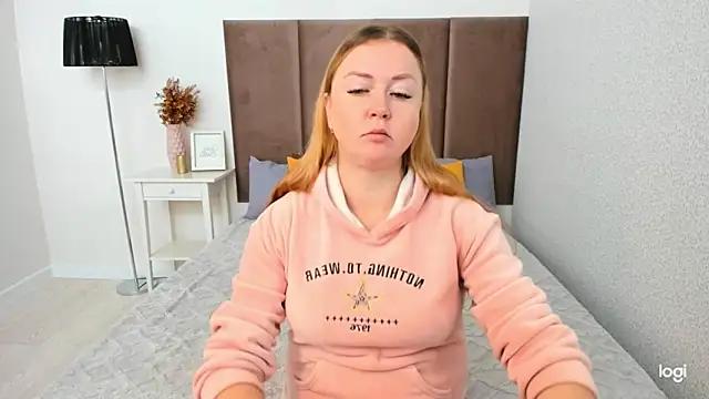 BettyBloom69 online show from 09.30.25