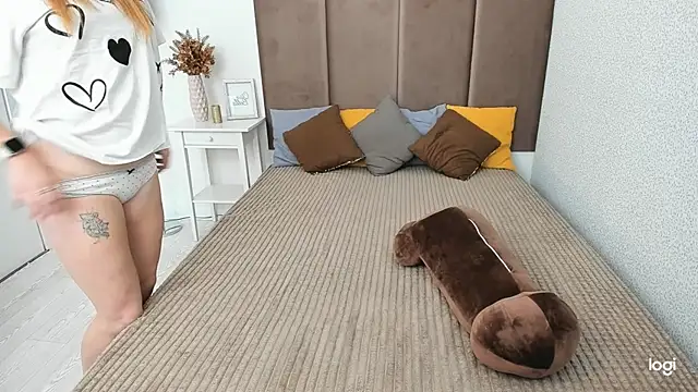 BettyBloom69 online show from 10.11.25