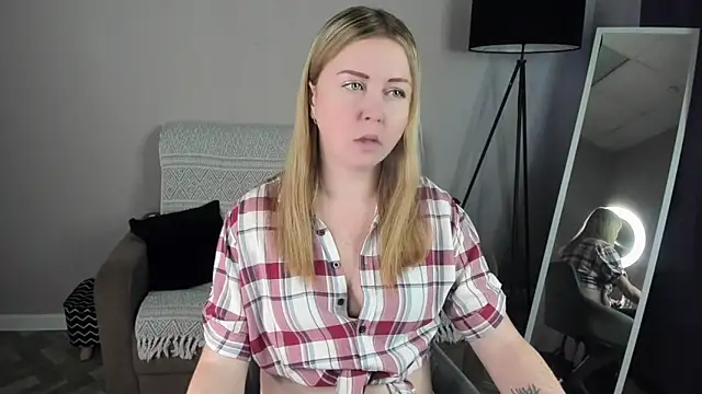 BettyBloom69 online show from 12.17.25