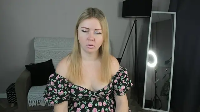 BettyBloom69 online show from 12.18.25