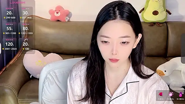 Yilin1999 online show from 01.24.25