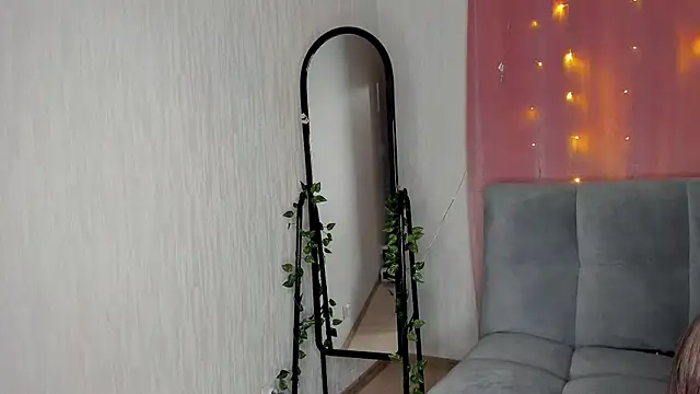 LinaCristonsen online show from 01.17.25