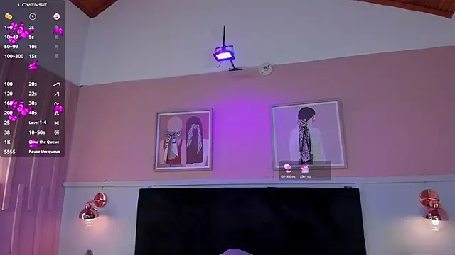 Snapshot of elodie_walker chatting on 01.09.26 elodie walker online show from 01.09.26