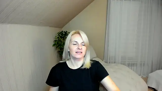 Alicee Gracee online show from 01.04.25