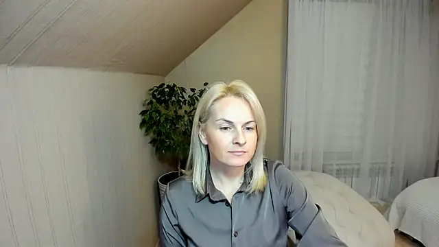 Alicee Gracee online show from 01.05.25