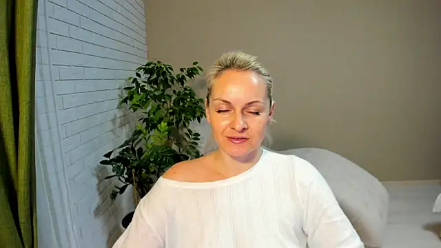 Alicee Gracee online show from 02.02.25