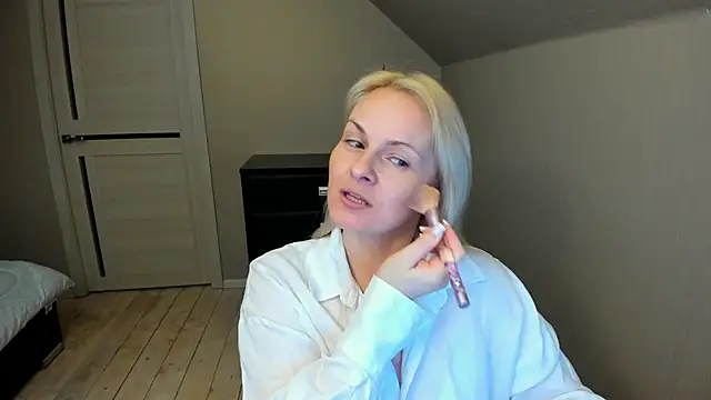 Alicee Gracee online show from 02.15.25