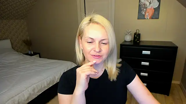 Alicee Gracee online show from 11.30.25