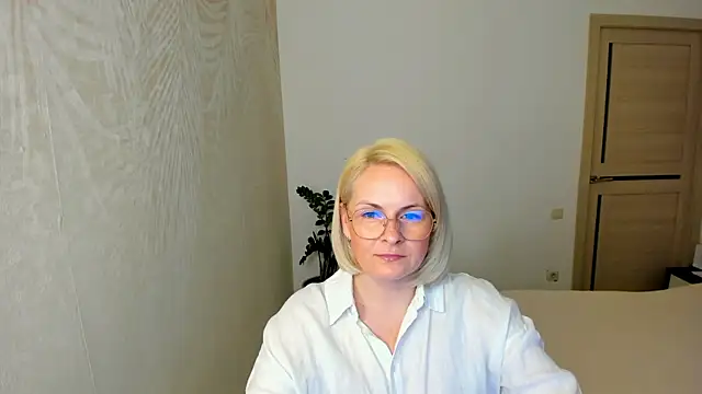 Alicee Gracee online show from 04.14.26