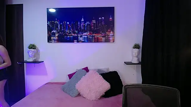 Snapshot of cristal-evanns chatting on 12.04.24 cristal-evanns online show from 12.04.24