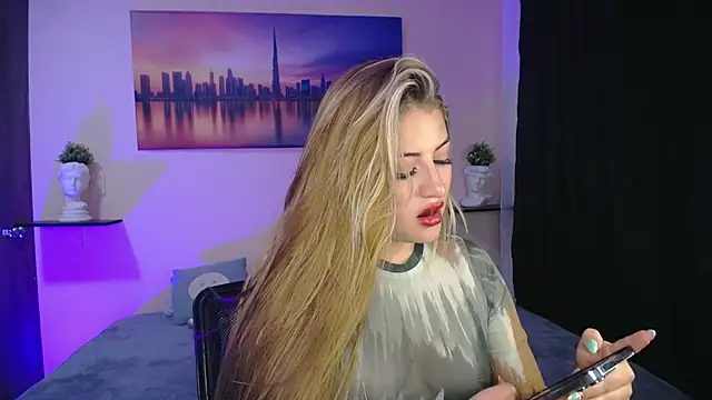 Snapshot of cristal-evanns chatting on 12.13.24 cristal-evanns online show from 12.13.24