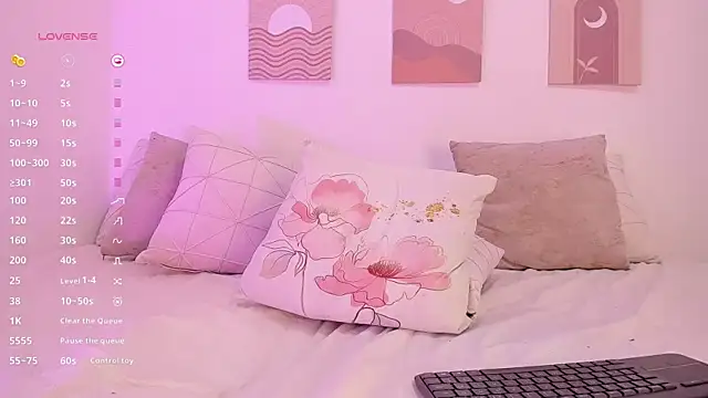 Snapshot of Mia_Heartt chatting on 03.09.25 Mia Heartt online show from 03.09.25