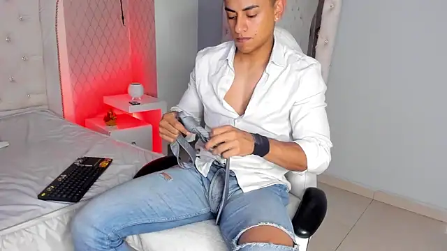 Snapshot of Lucii_fer_ chatting on 02.06.26 Lucii fer online show from 02.06.26