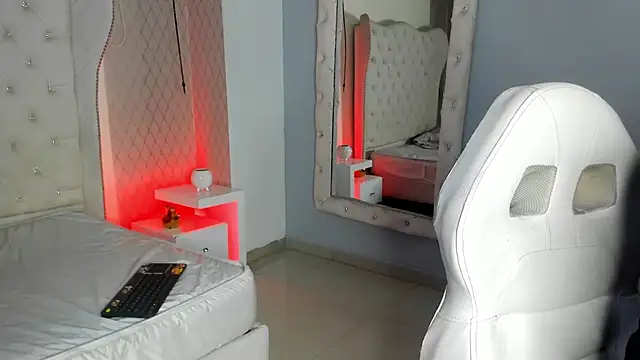 Snapshot of Lucii_fer_ chatting on 02.07.26 Lucii fer online show from 02.07.26