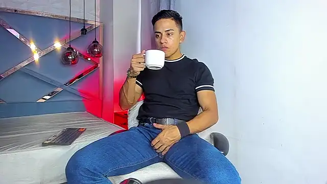 Snapshot of Lucii_fer_ chatting on 03.14.26 Lucii fer online show from 03.14.26