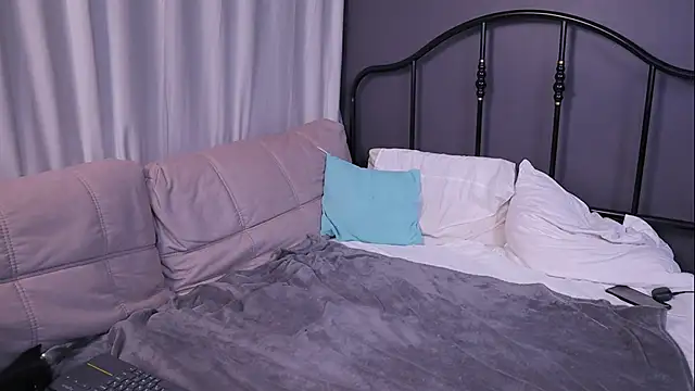 Snapshot of IsadoraDunkan chatting on 01.18.25 IsadoraDunkan online show from 01.18.25