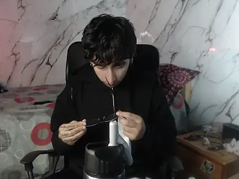 Snapshot of Dereck_Dickson chatting on 04.01.26 Dereck Dickson online show from 04.01.26