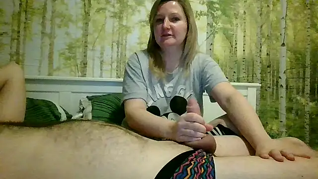 Snapshot of CoupleKitty chatting on 02.13.25 CoupleKitty online show from 02.13.25