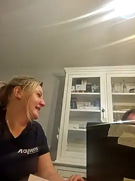 Snapshot of CoupleKitty chatting on 10.12.25 CoupleKitty online show from 10.12.25