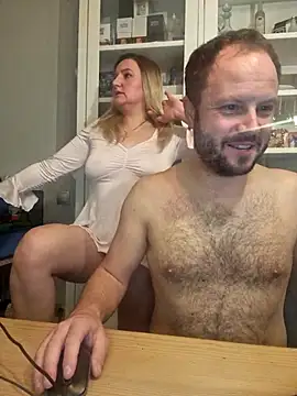 Snapshot of CoupleKitty chatting on 11.09.25 CoupleKitty online show from 11.09.25