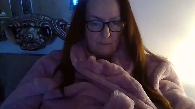 Snapshot of Tillieuk chatting on 02.04.26 Tillieuk online show from 02.04.26