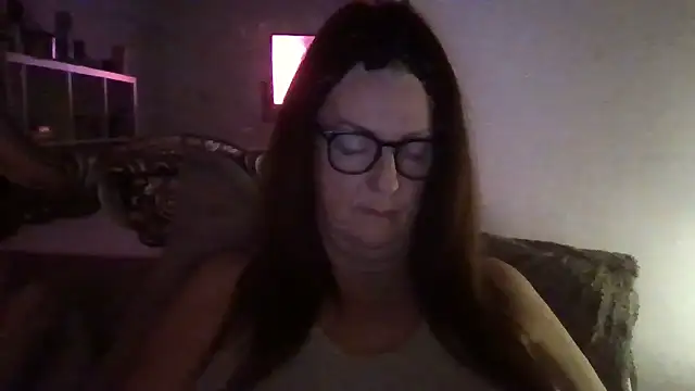 Snapshot of Tillieuk chatting on 02.06.26 Tillieuk online show from 02.06.26