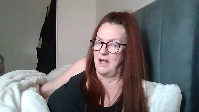 Snapshot of Tillieuk chatting on 03.05.26 Tillieuk online show from 03.05.26